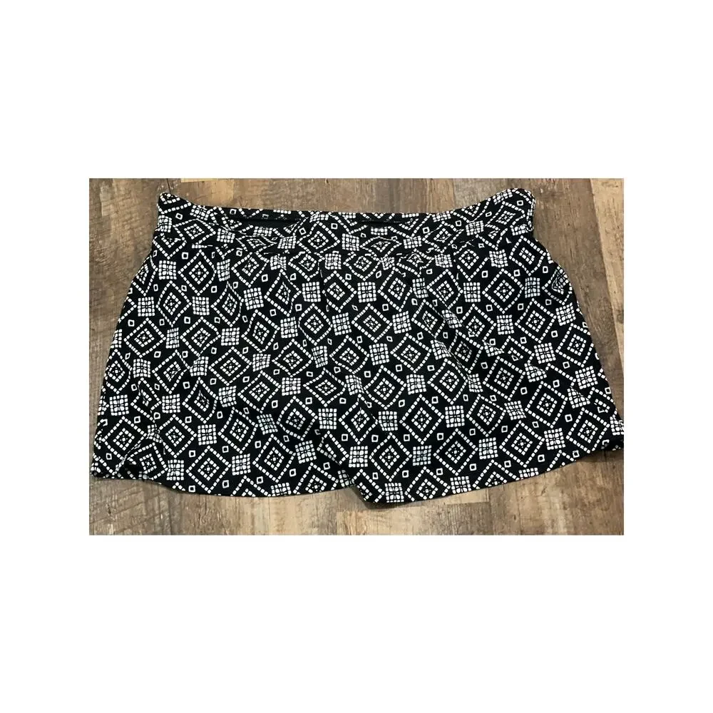 Land's End Swim Skirt black and white geo print size 14